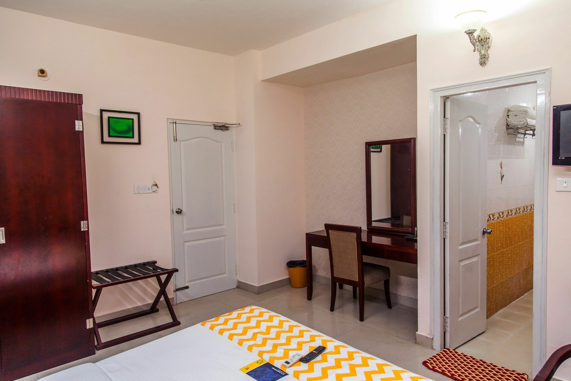 Fabexpress Oriental Suites III - Btm Mico Layout Bangalore Bagian luar foto